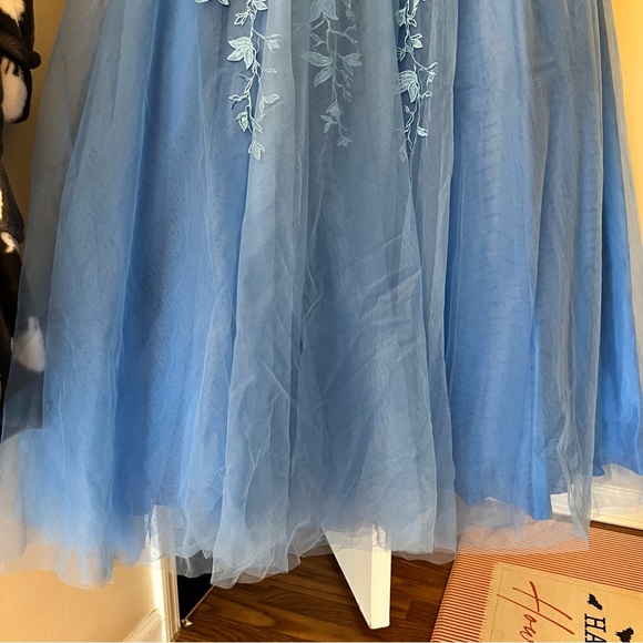 JVN by Jovani Blue V Neck Tulle Prom Ball Gown Lace Floral Appliqués - Picture 15 of 17